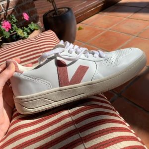 Vega V-10 leather sneakers with pink sparkles